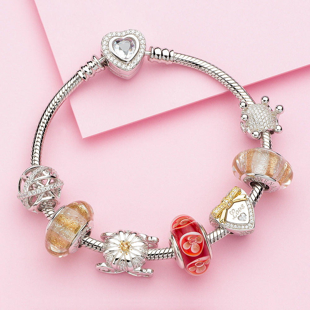 18kt Gold Bow Sparkling Love Heart
