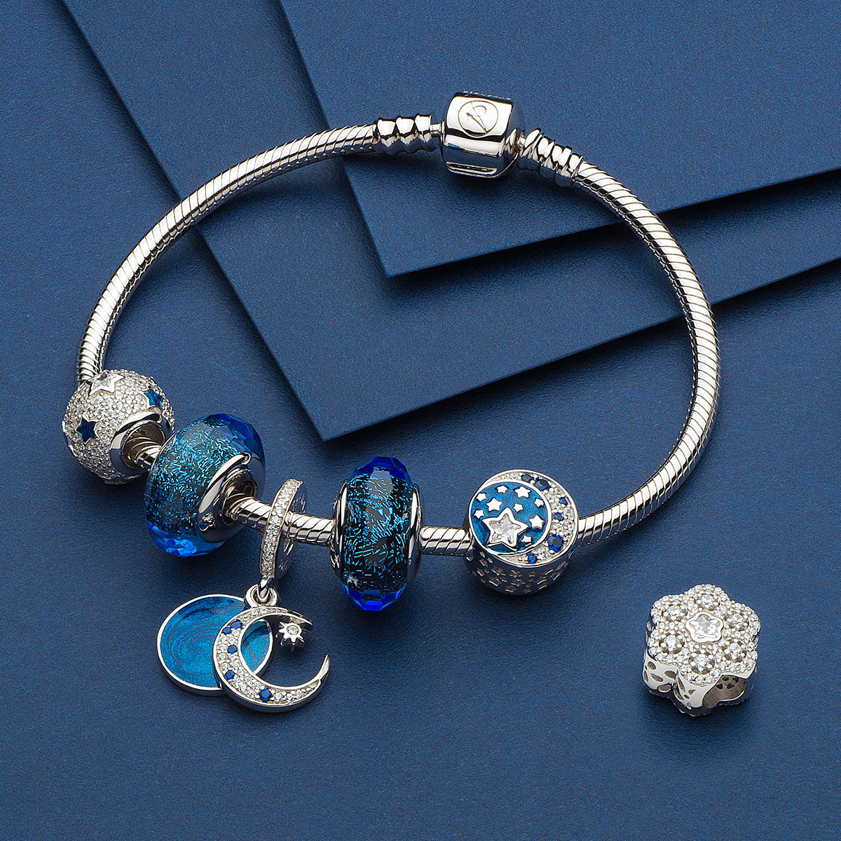 Snowflake Petite Charm