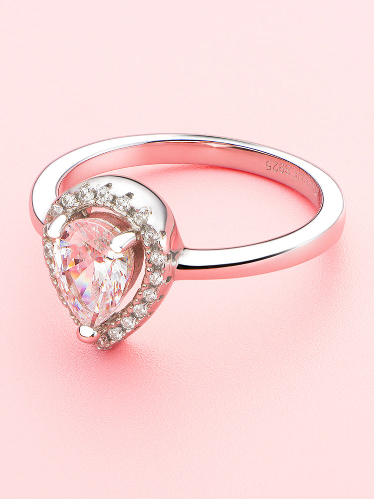 Anillo apilable con halo de lágrima brillante de circonita cúbica transparente