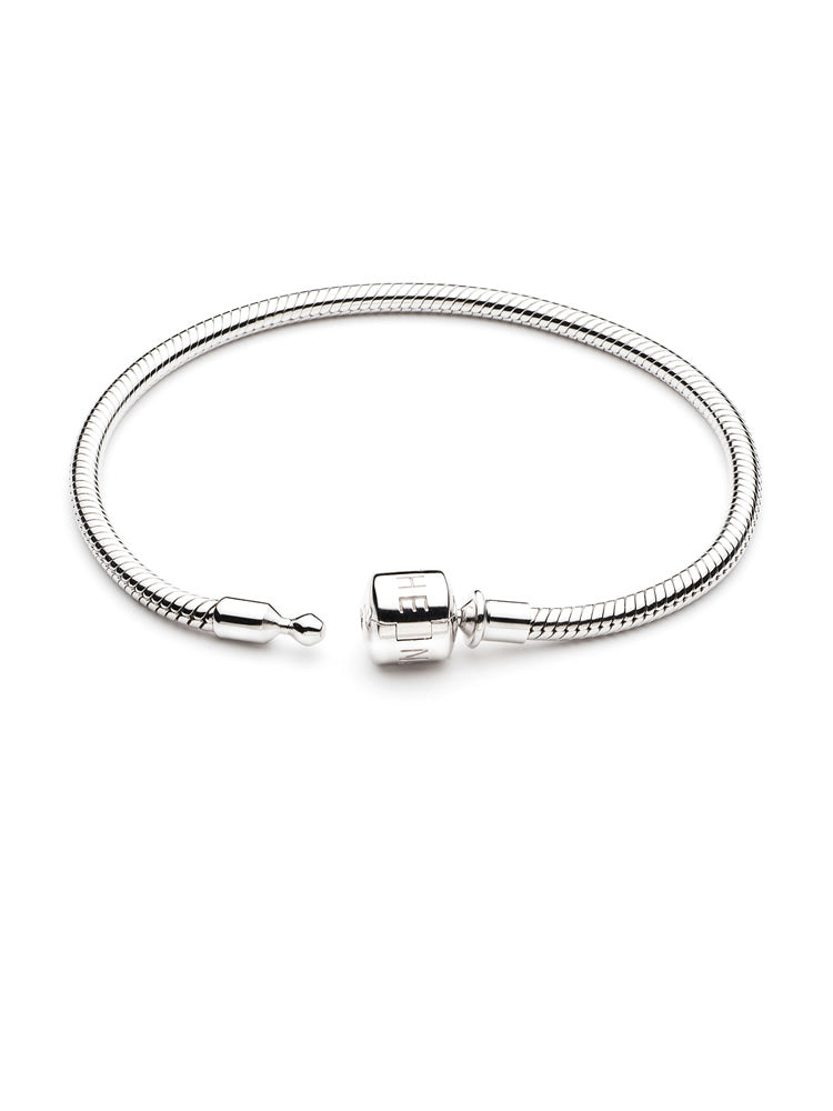 Pulsera con dije de cadena de serpiente