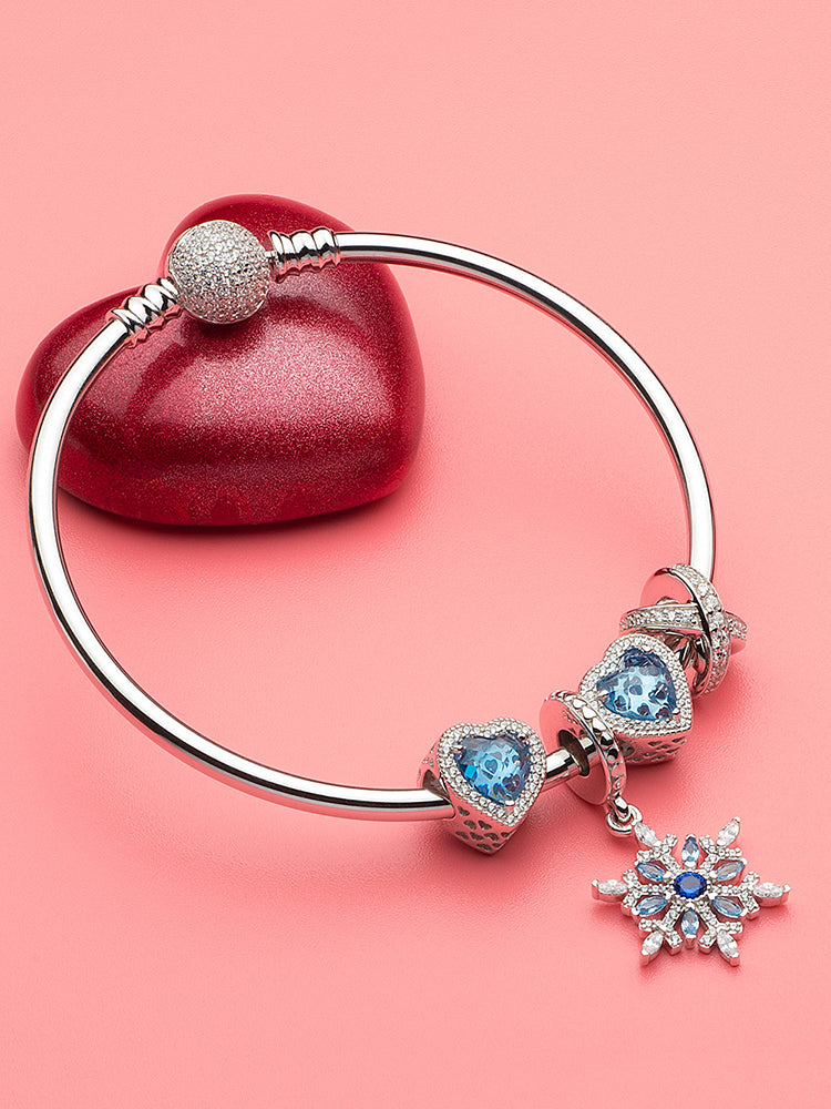 Blue snowflake pendant charm bracelet styling