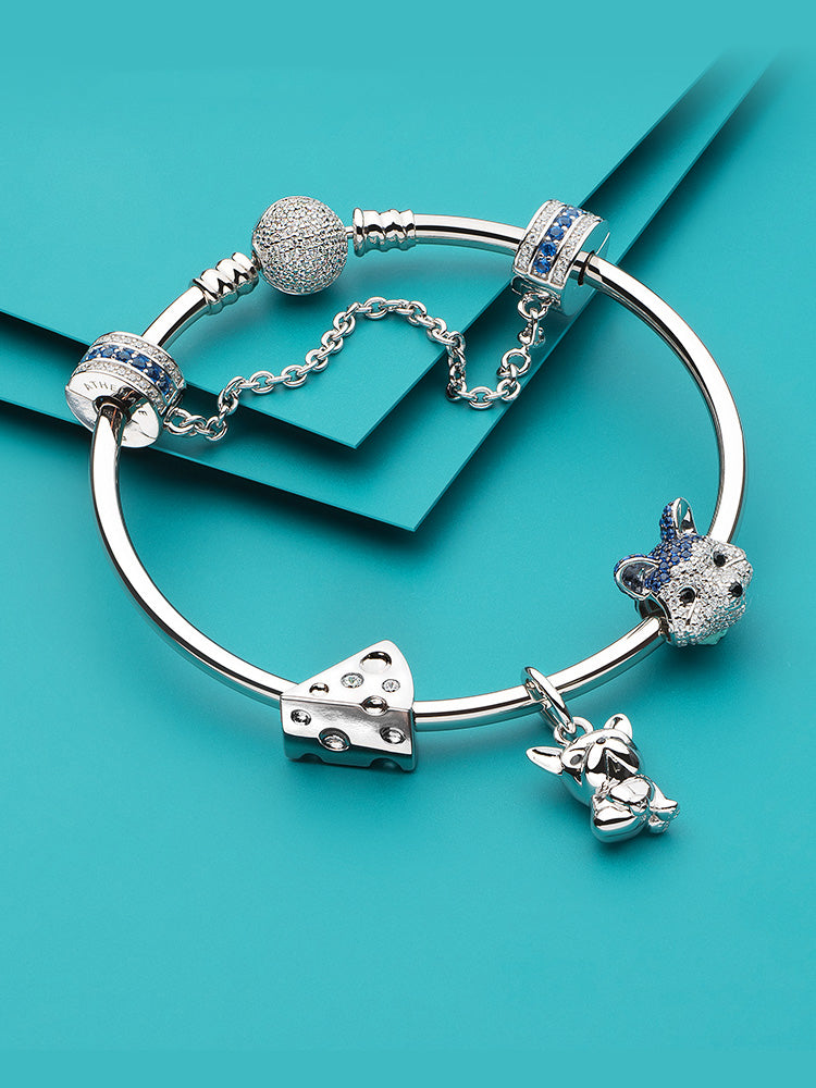 Cheese charm bead bracelet styling detail