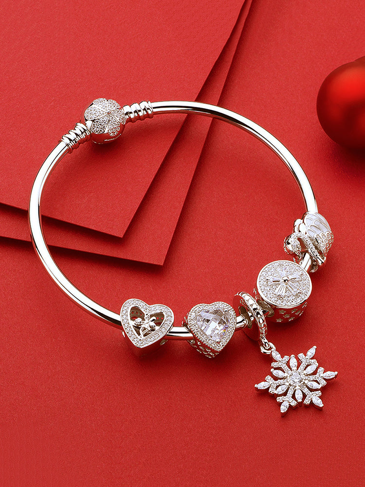 Crystal snowflake charm bracelet styling