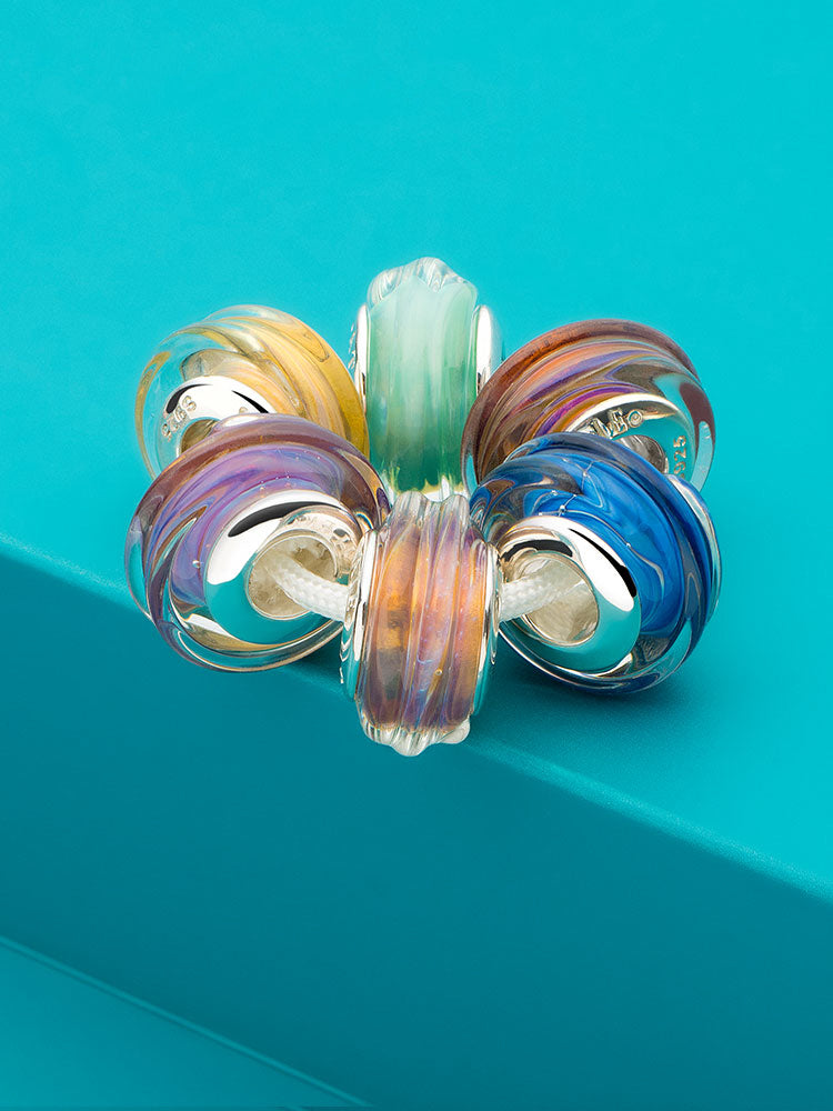Murano glass emerald wave charm bead bracelet detail