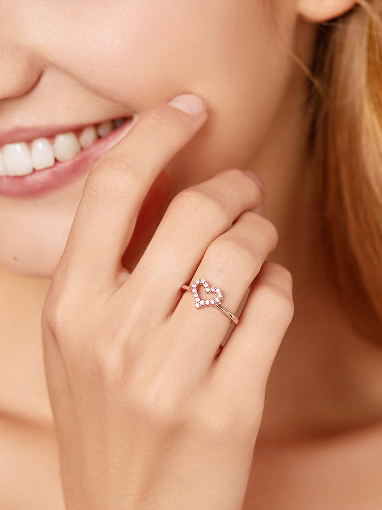 Rose gold open heart ring on hand look