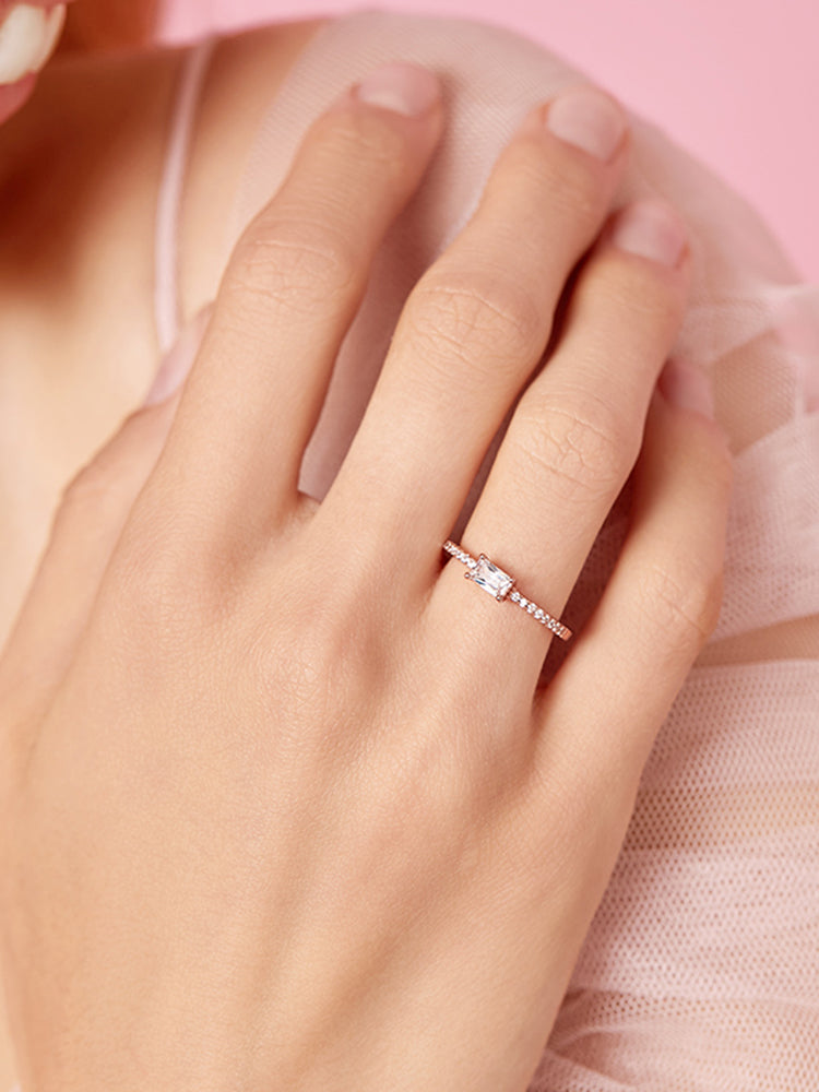 Rose gold solitaire stackable ring styling